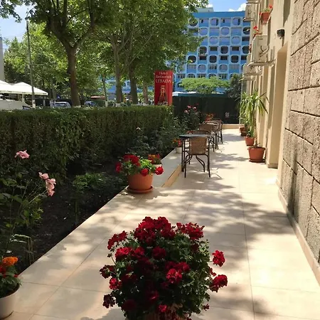 Hotel Lebada *
