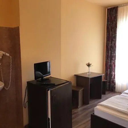 Hotel Lebada *